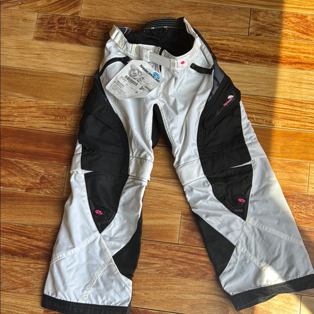 Answer Racing Pant NWT Youth 24 zips to shorts